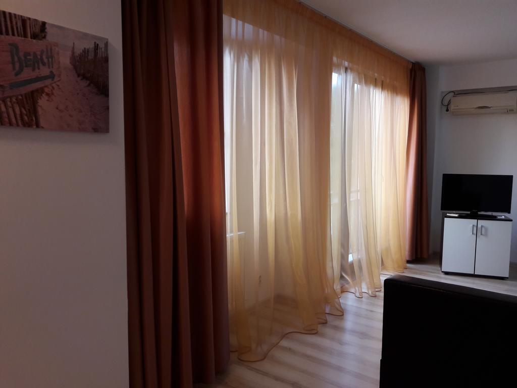 Studio Adina Mamaia