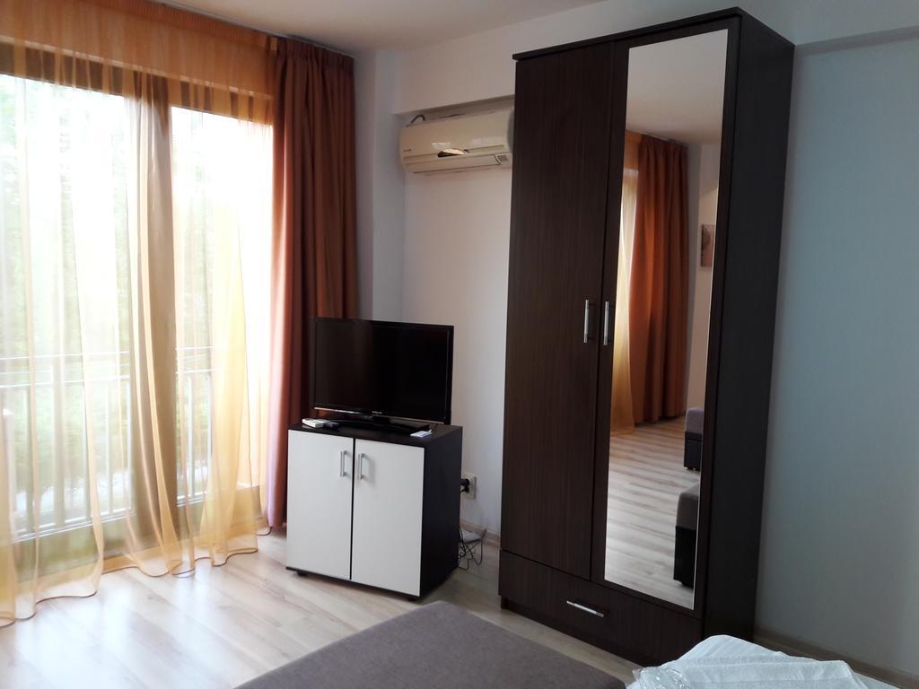 Studio Adina Apartment *