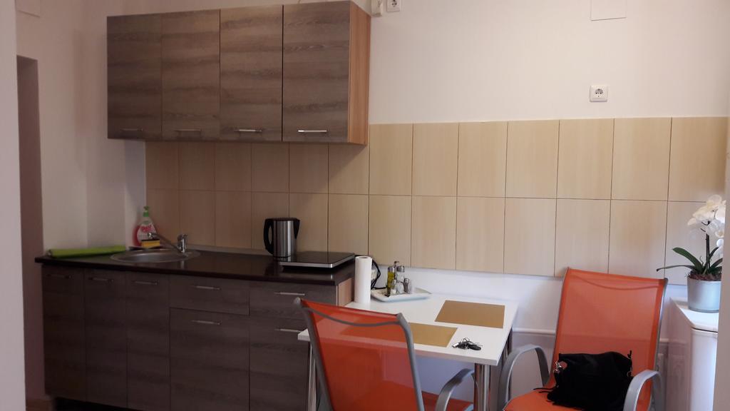 Studio Adina Apartment *
